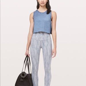 Lululemon  Wunder Under size 4 Arrow